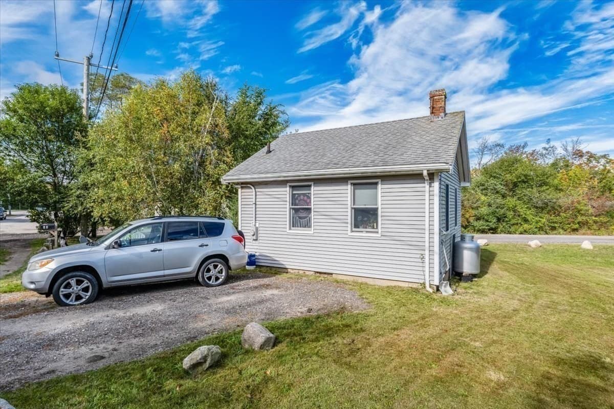 Single Family Residence at 70 Hedge Rd, Plymouth MA 02360, Plymouth, photo 35 of 41