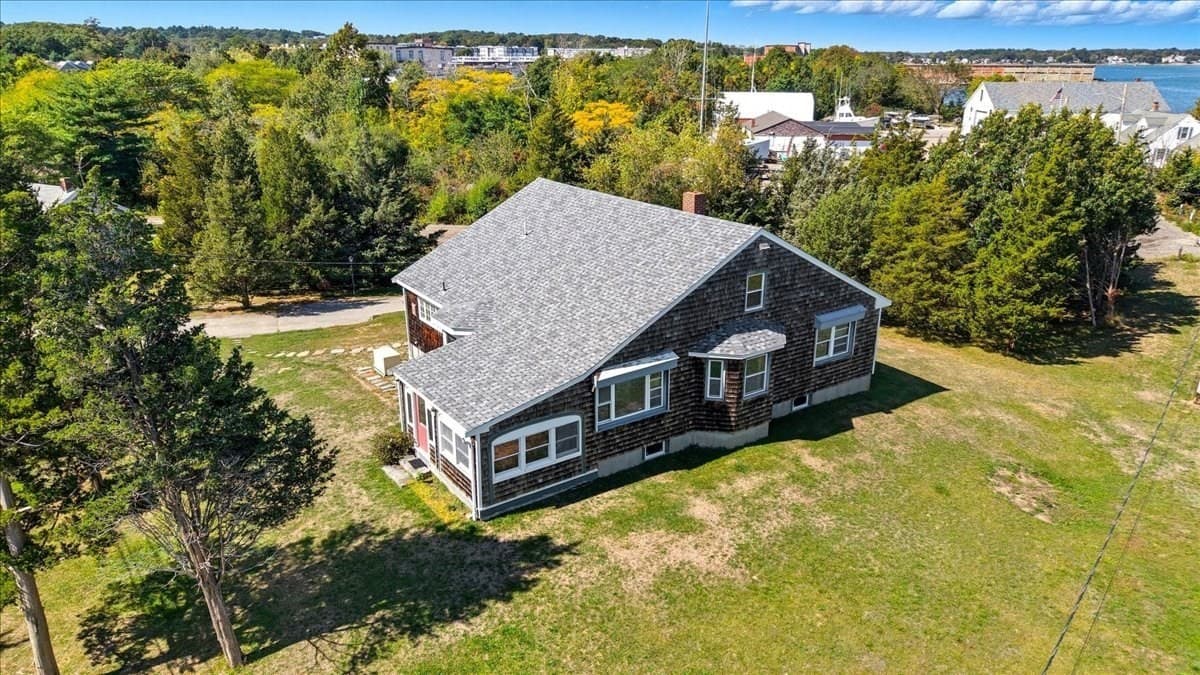 Single Family Residence at 70 Hedge Rd, Plymouth MA 02360, Plymouth, photo 4 of 41