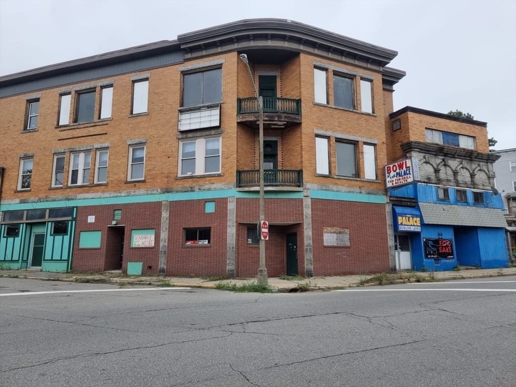 78 Daniels, Fitchburg MA 01420
