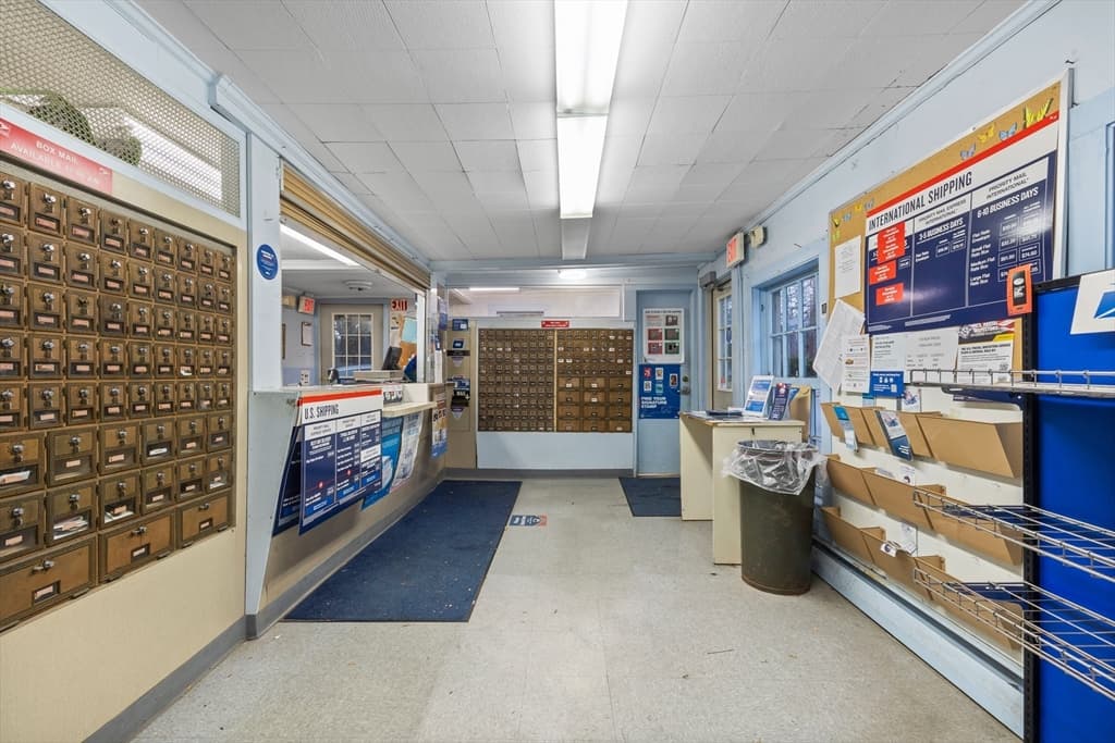 Commercial at 36 Carriage Shop Rd, Falmouth MA 02536, Falmouth, photo 5 of 9