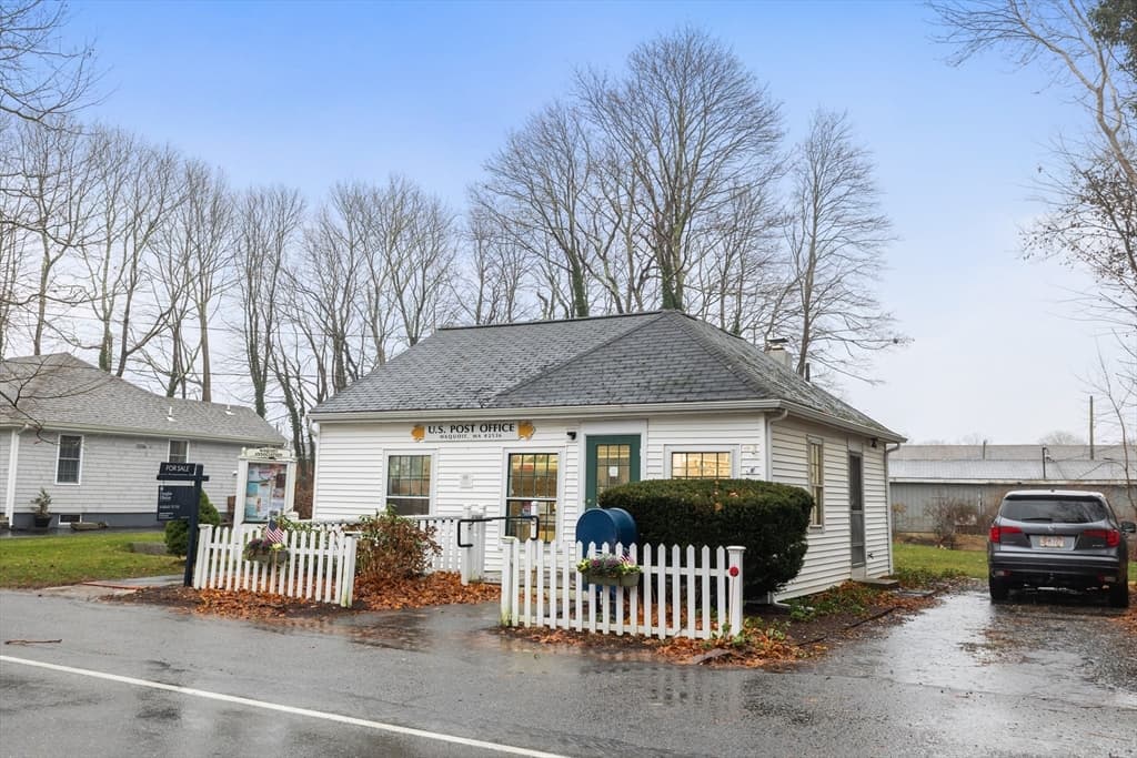 Commercial at 36 Carriage Shop Rd, Falmouth MA 02536, Falmouth, photo 4 of 9