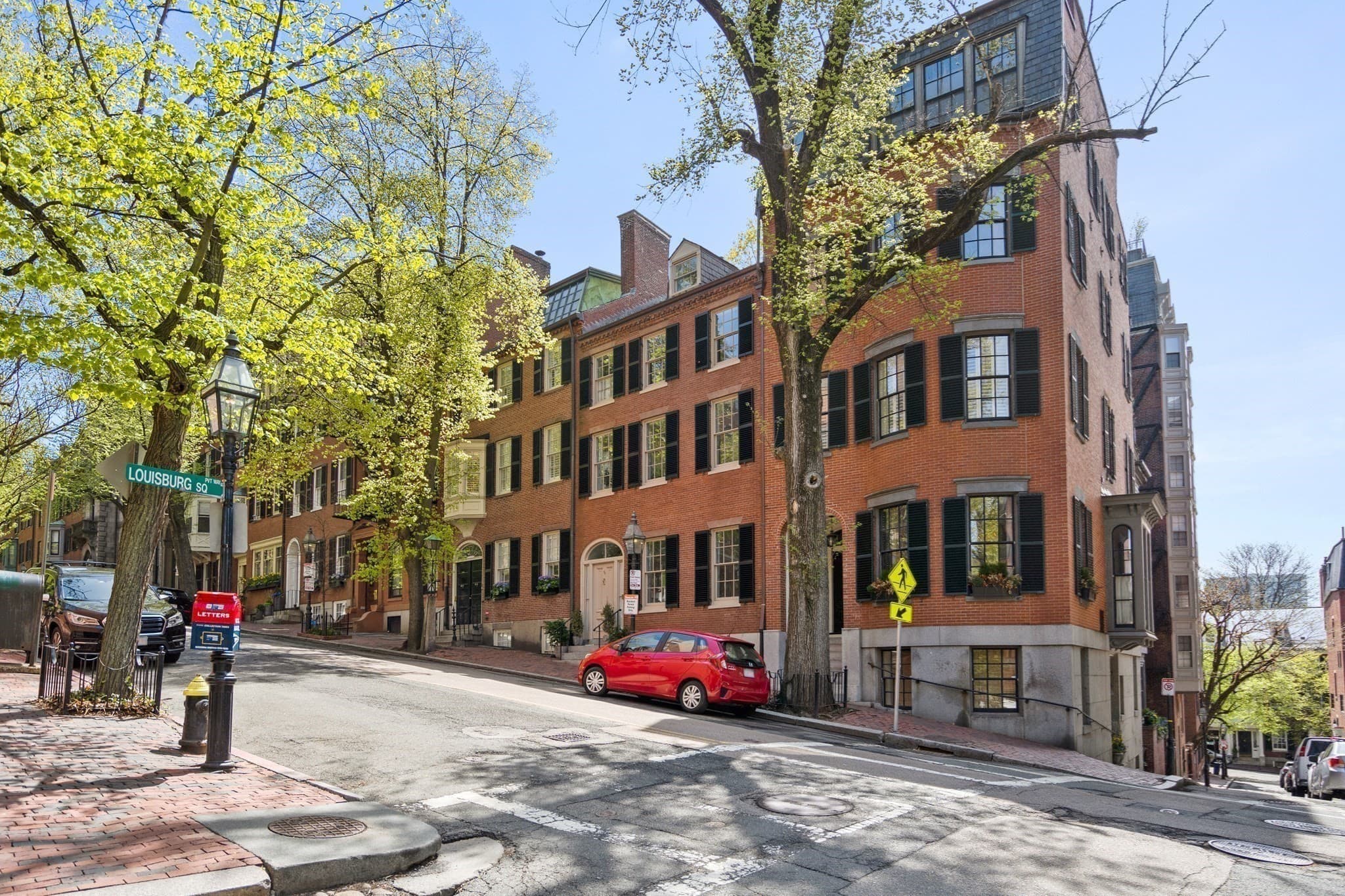Single Family Residence at 86 Mount Vernon Street, Boston MA 02108, photo 23 of 26