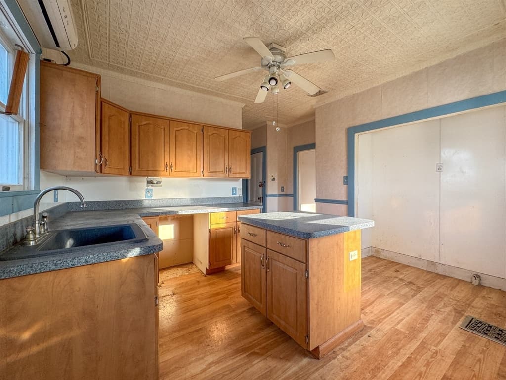 Single Family Residence at 34 Smithfield Rd, Woonsocket RI 02895, Woonsocket, photo 26 of 35
