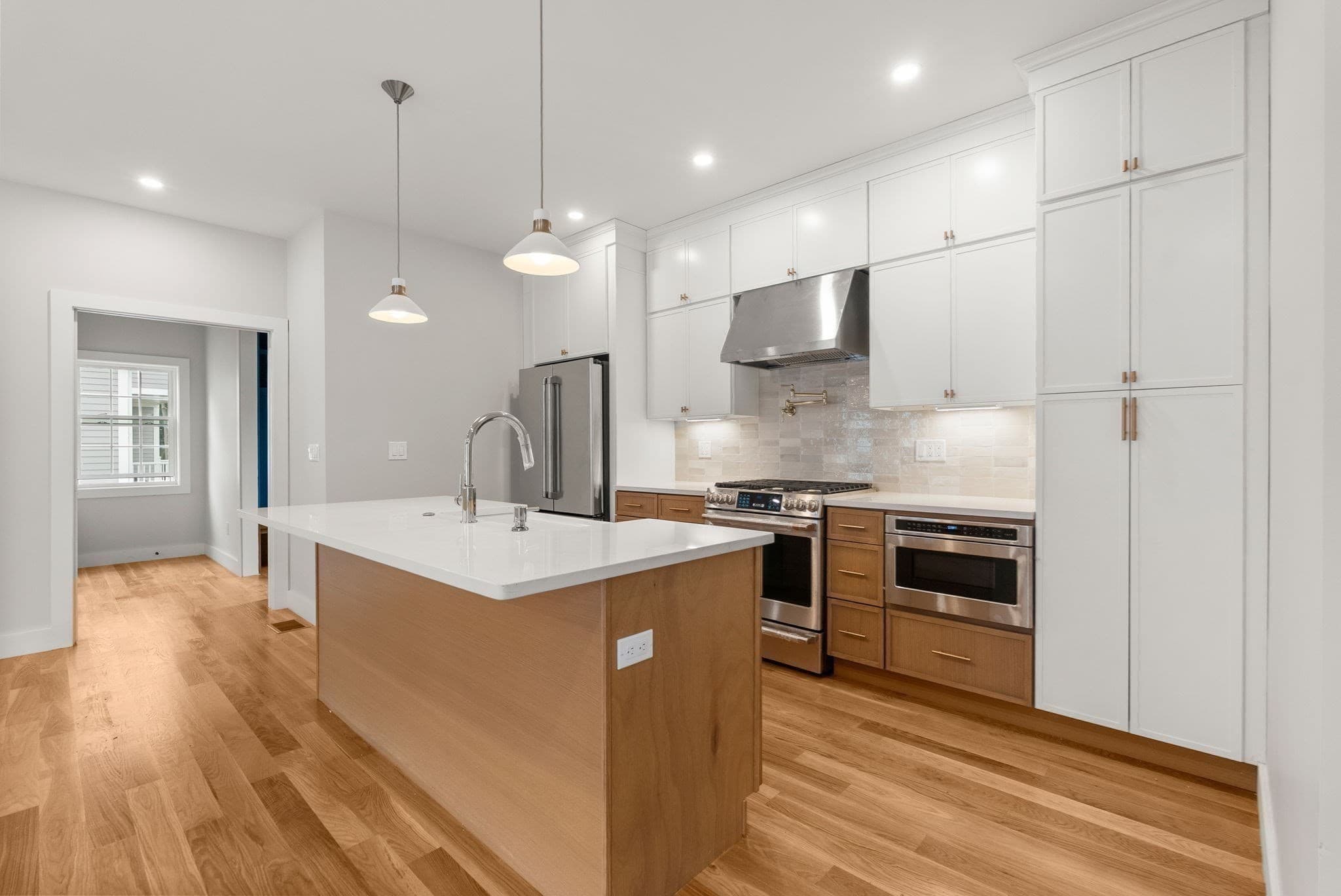 Single Family Residence at 6 Kinsale Lane, Boston MA 02136, Boston, photo 9 of 31