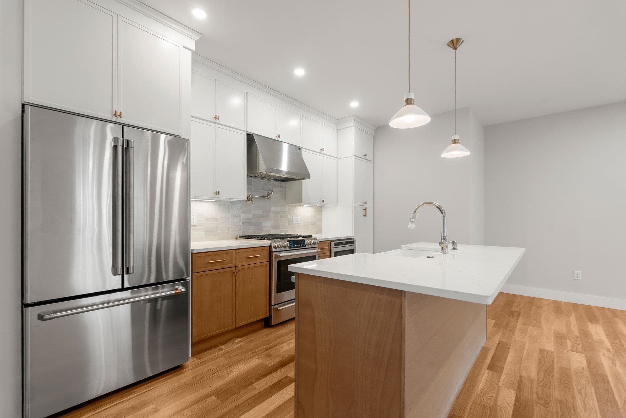 Single Family Residence at 6 Kinsale Lane, Boston MA 02136, Boston, photo 10 of 31