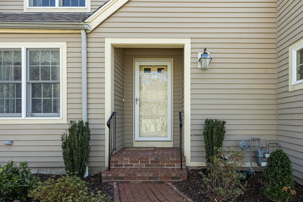 Condominium at 4 Bishops Park # 4, Mashpee MA 02649, photo 2 of 17