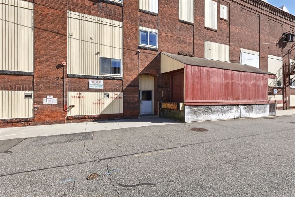 1 Bigelow St, Holyoke MA 01040 photo 7