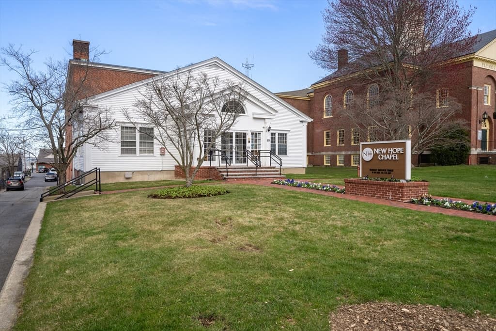 89 Court St, Plymouth MA 02360