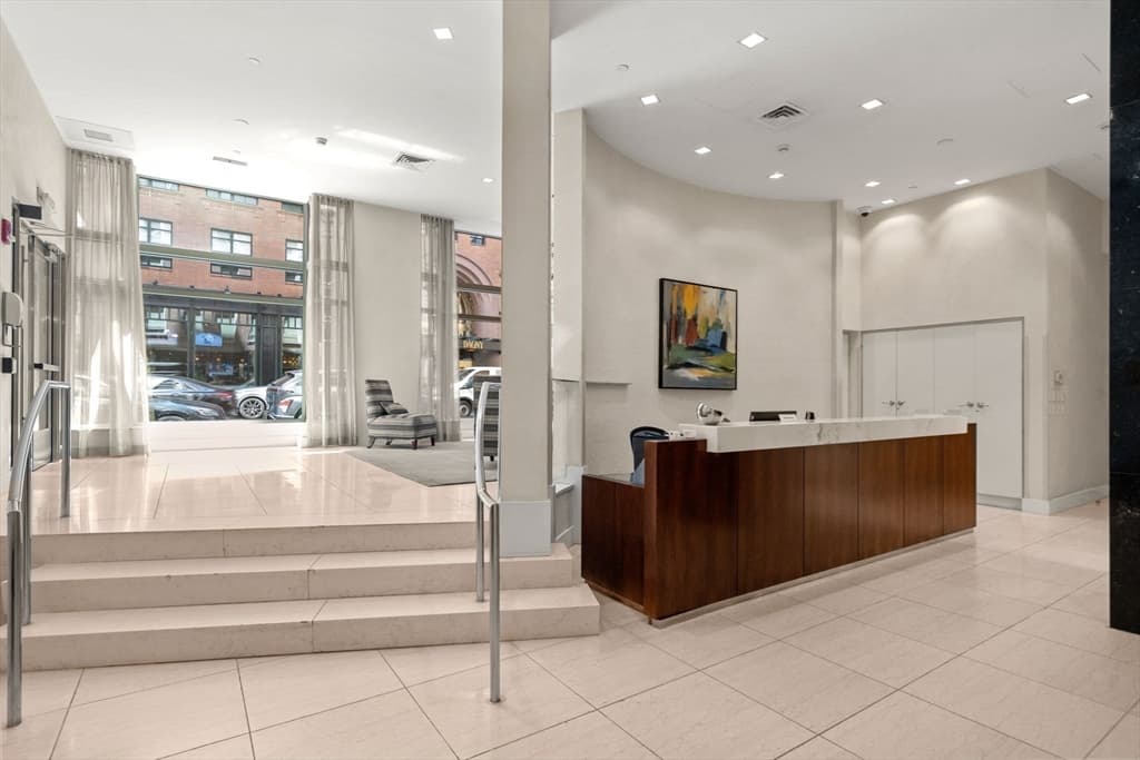 Condominium at 80 Broad Street # 1002, Boston MA 02110, photo 27 of 28