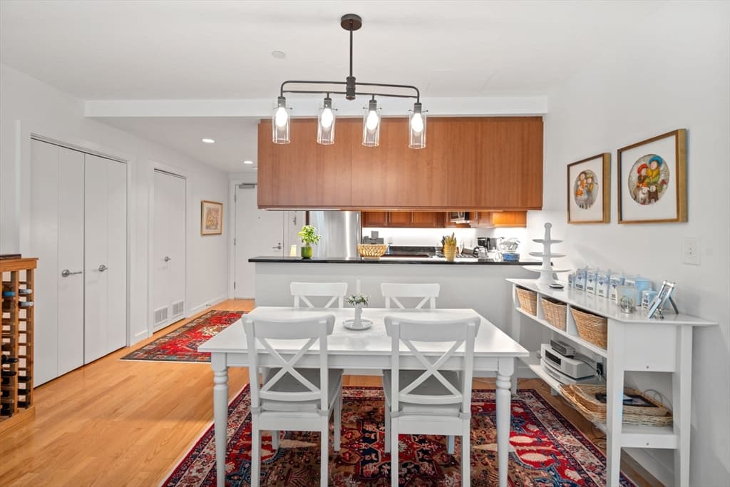 Condominium at 80 Broad Street # 1002, Boston MA 02110, photo 6 of 28