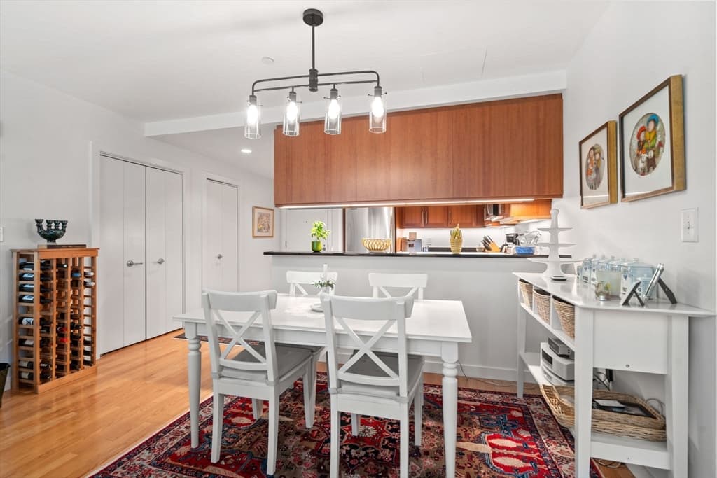 Condominium at 80 Broad Street # 1002, Boston MA 02110, photo 5 of 28