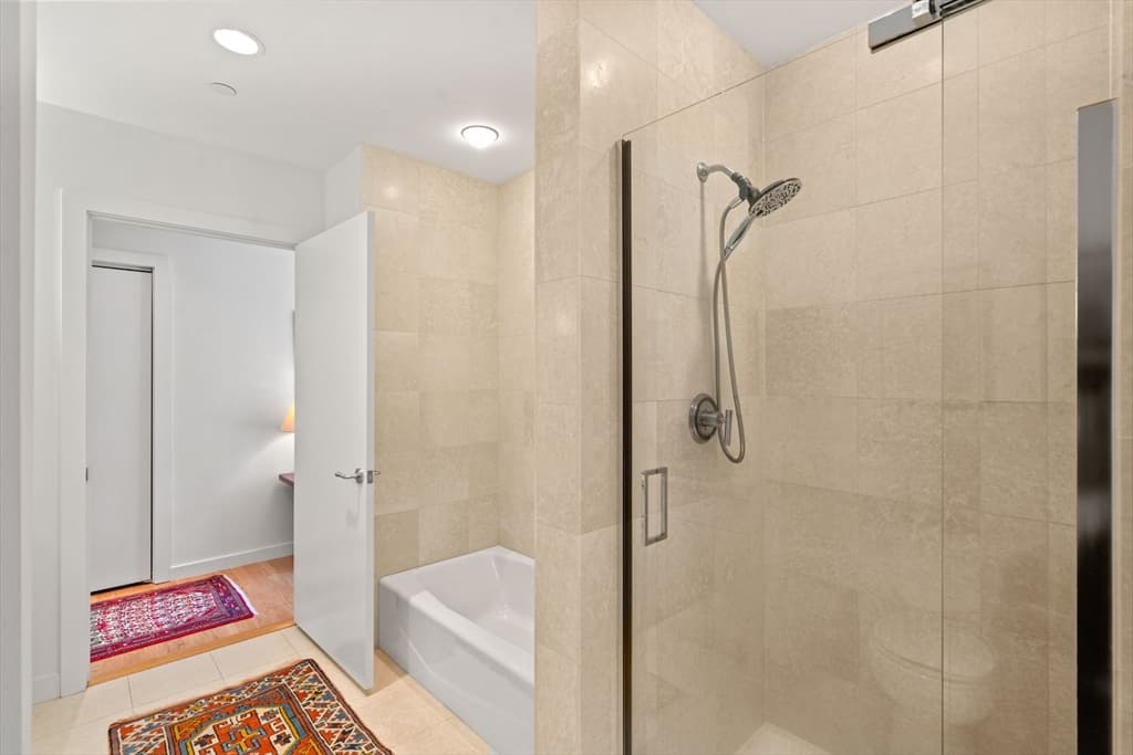 Condominium at 80 Broad Street # 1002, Boston MA 02110, photo 14 of 28