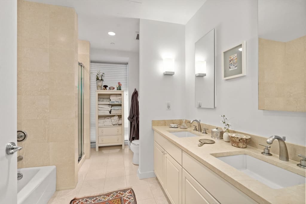 Condominium at 80 Broad Street # 1002, Boston MA 02110, photo 15 of 28