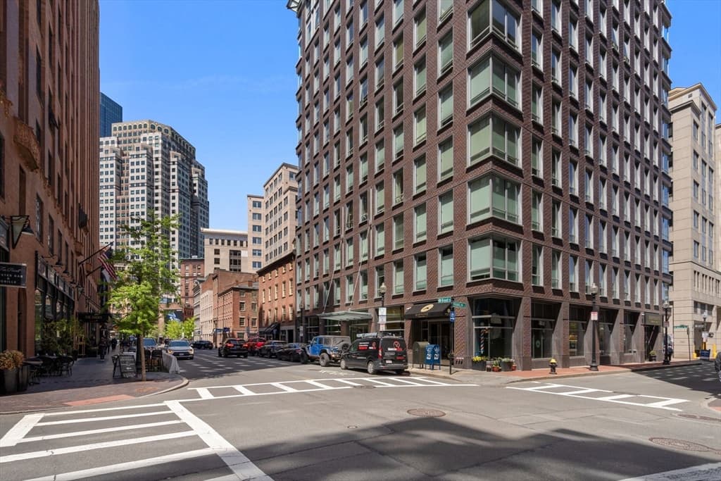 Condominium at 80 Broad Street # 1002, Boston MA 02110, photo 21 of 28