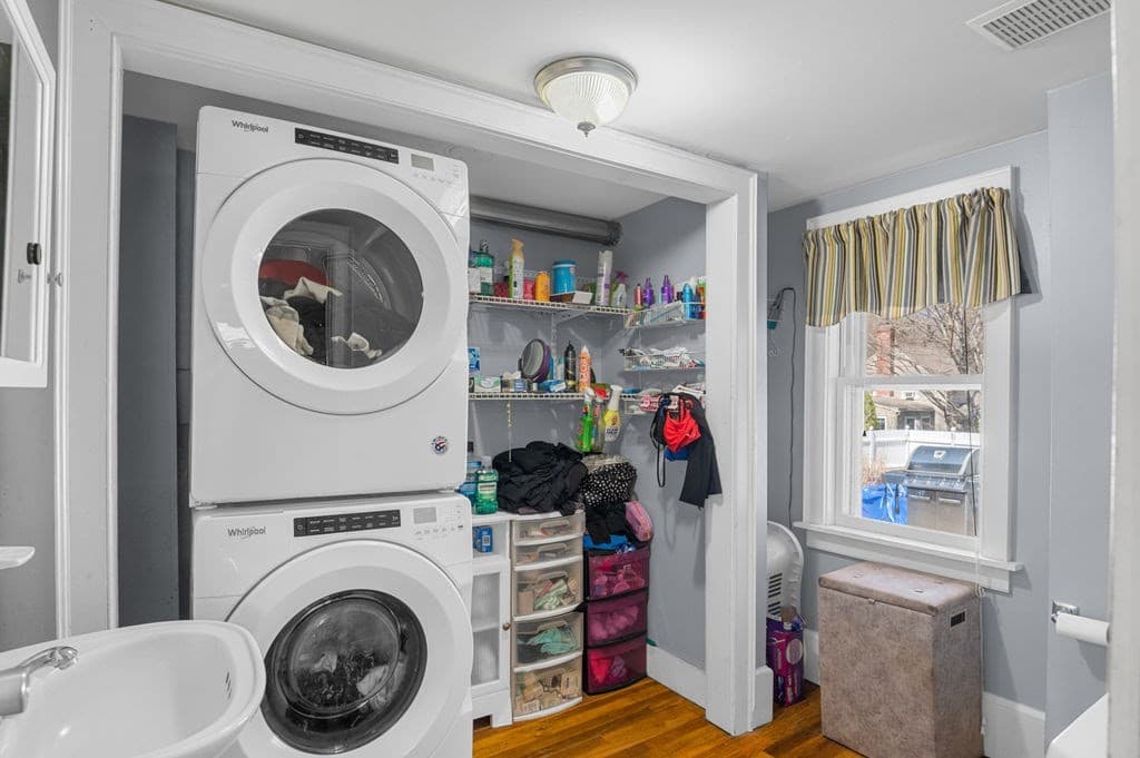 Single Family Residence at 231 West Main St, Georgetown MA 01833, Georgetown, photo 11 of 29
