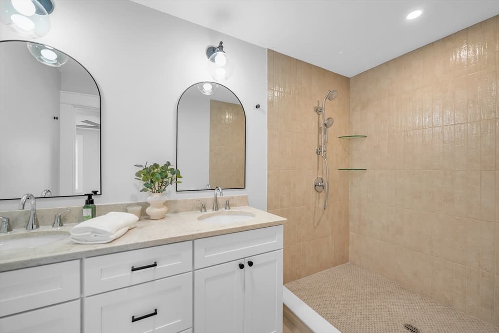 14 Hayes St # 1, Acushnet MA 02743 photo 19