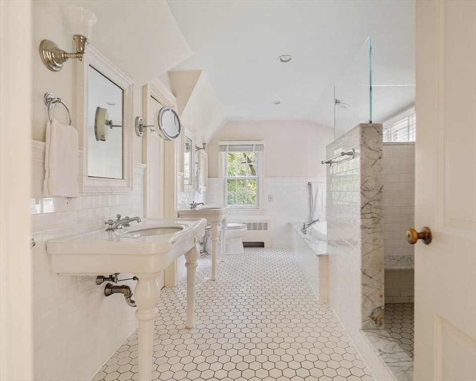 200 Cliff Rd, Wellesley MA 02481 photo 26