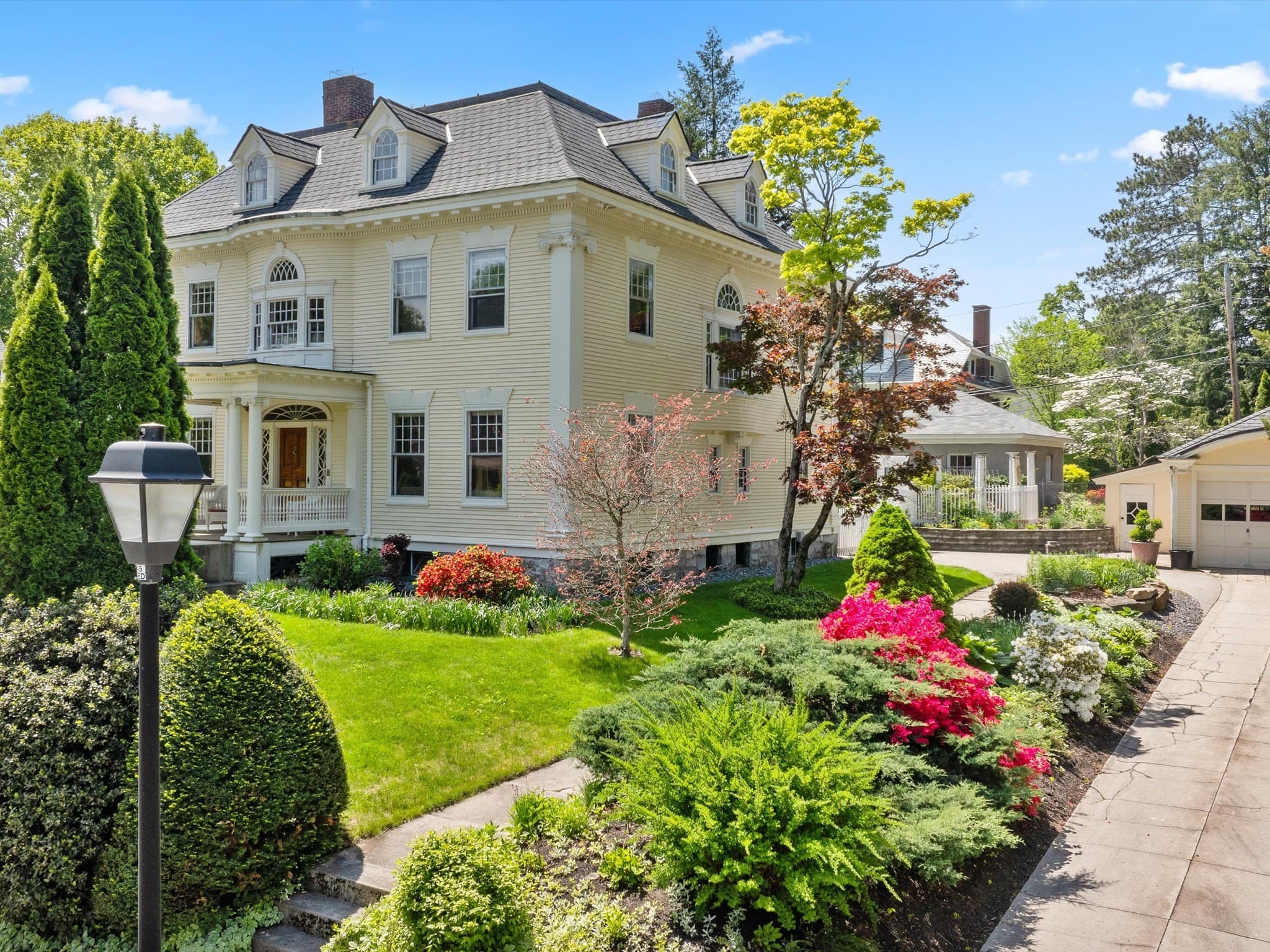 Single Family Residence at 31 Lenox St, Worcester MA 01602, Worcester, photo 2 of 42