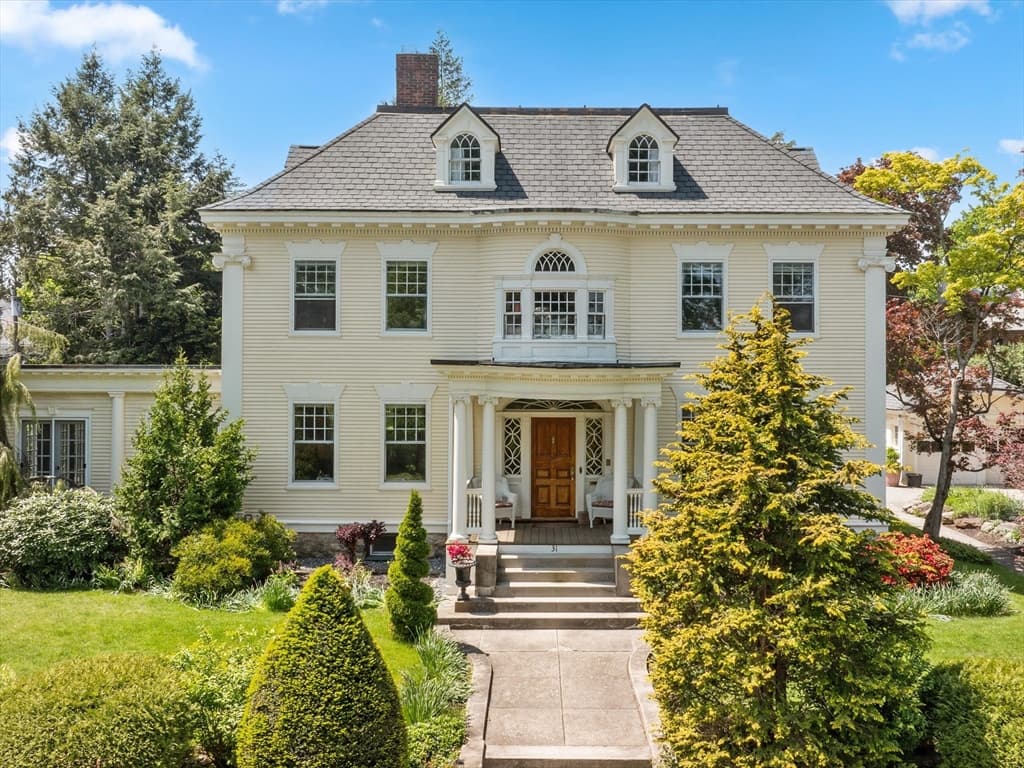 31 Lenox St, Worcester MA 01602