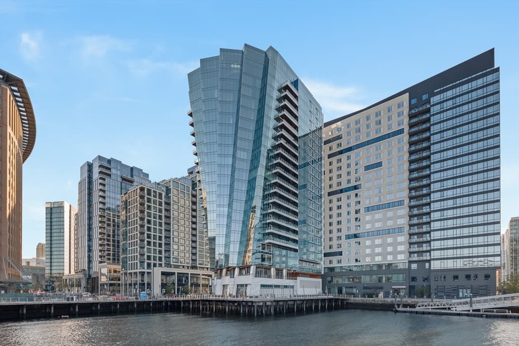 Condominium at 150 Seaport Blvd., Boston MA 02210, Boston, photo 16 of 17