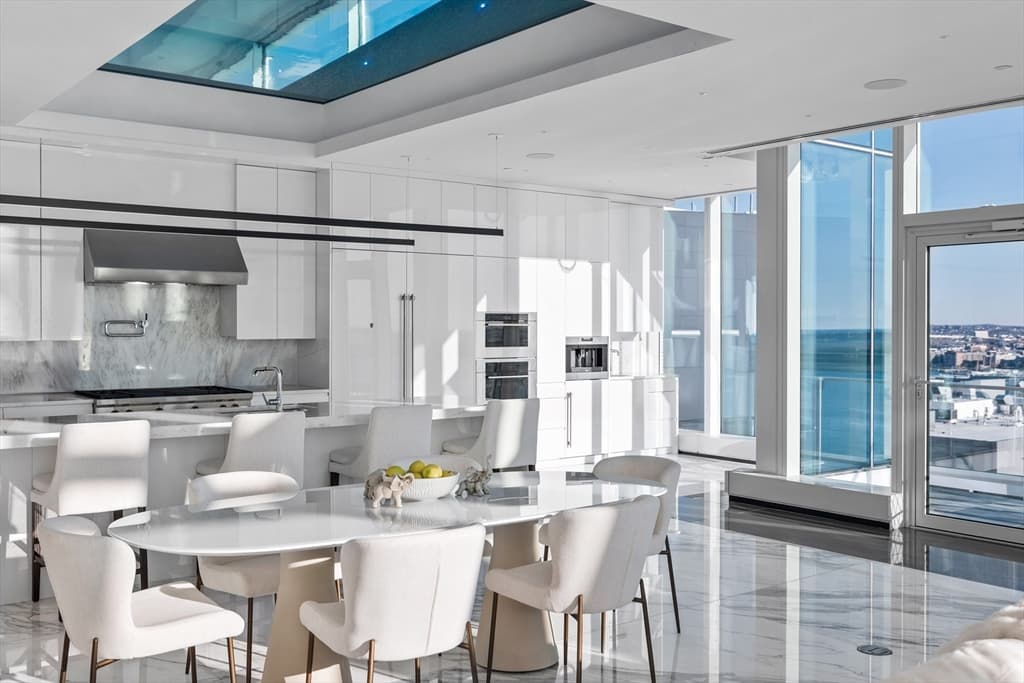 Condominium at 150 Seaport Blvd., Boston MA 02210, Boston, photo 4 of 17