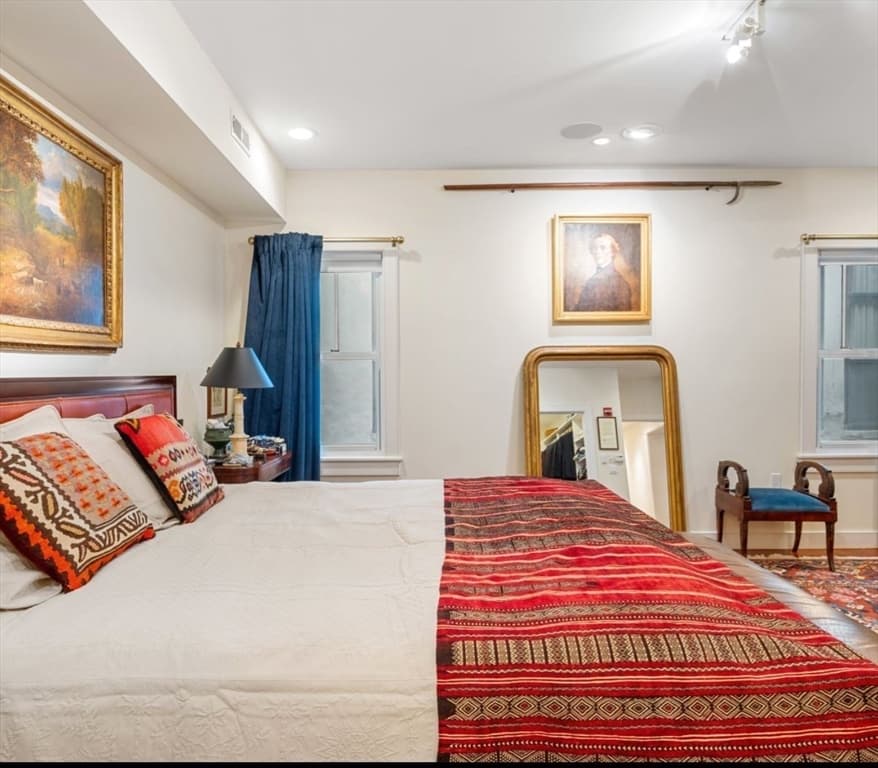 Condominium at 1-3 Winter Place # 3, Boston MA 02108, photo 12 of 23