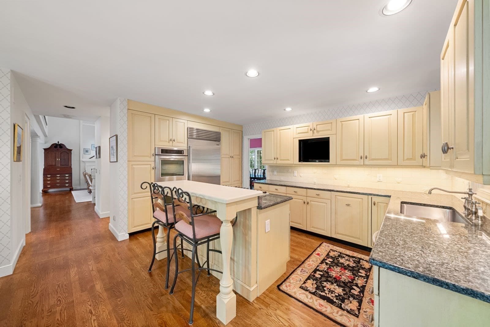 Condominium at 18 Phillips Pond Rd # 18, Natick MA 01760, Natick, photo 3 of 41