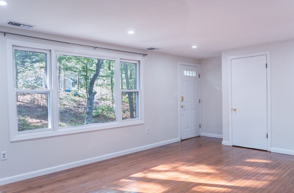 Single Family Residence at 24 Little John Rd, Falmouth MA 02536, photo 10 of 34