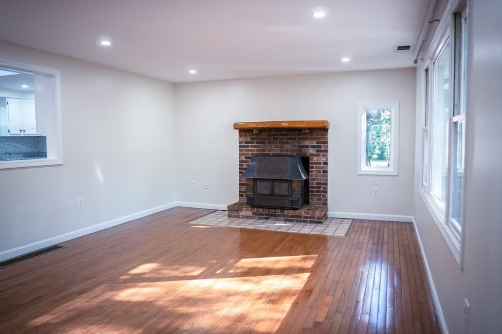 Single Family Residence at 24 Little John Rd, Falmouth MA 02536, photo 8 of 34