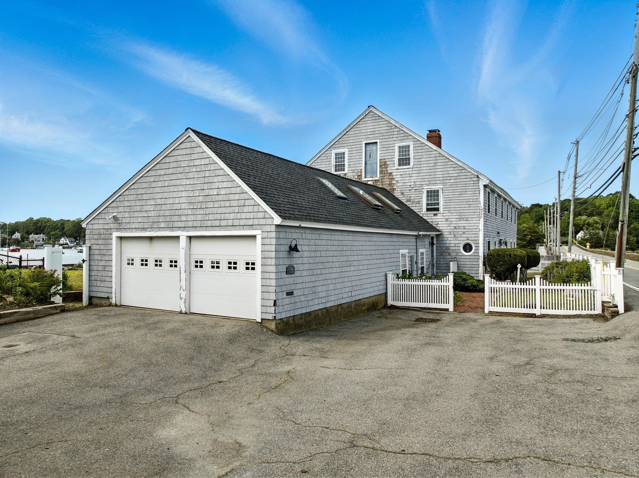 Single Family Residence at 672 Washington Street, Gloucester MA 01930, Gloucester, photo 2 of 27
