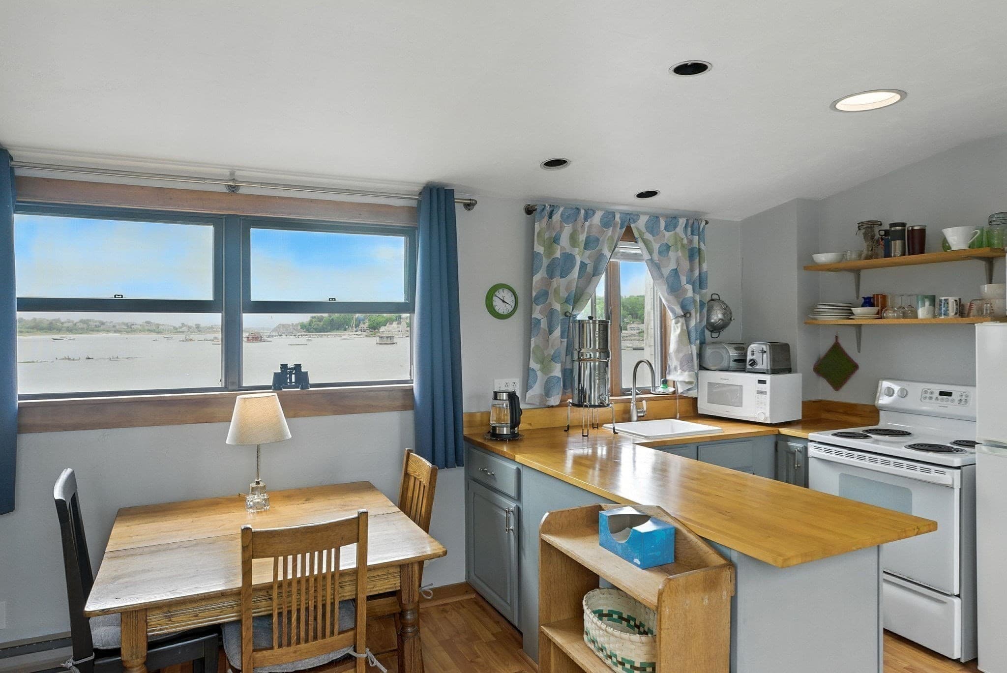 Single Family Residence at 672 Washington Street, Gloucester MA 01930, Gloucester, photo 22 of 27