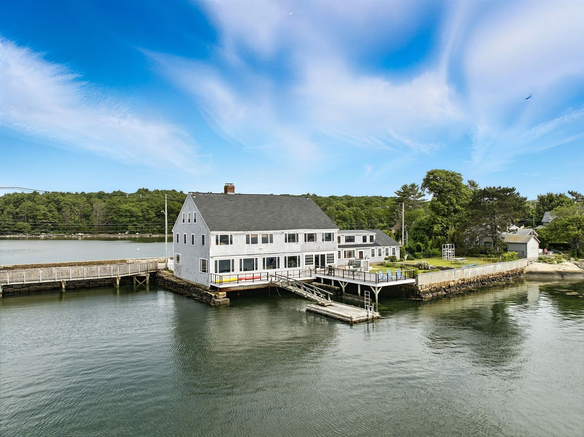 Single Family Residence at 672 Washington Street, Gloucester MA 01930, Gloucester, photo 4 of 27