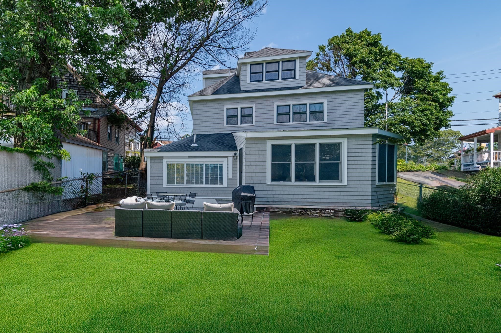 Residential at 6 Franklin St, Braintree MA 02184, photo 2 of 26