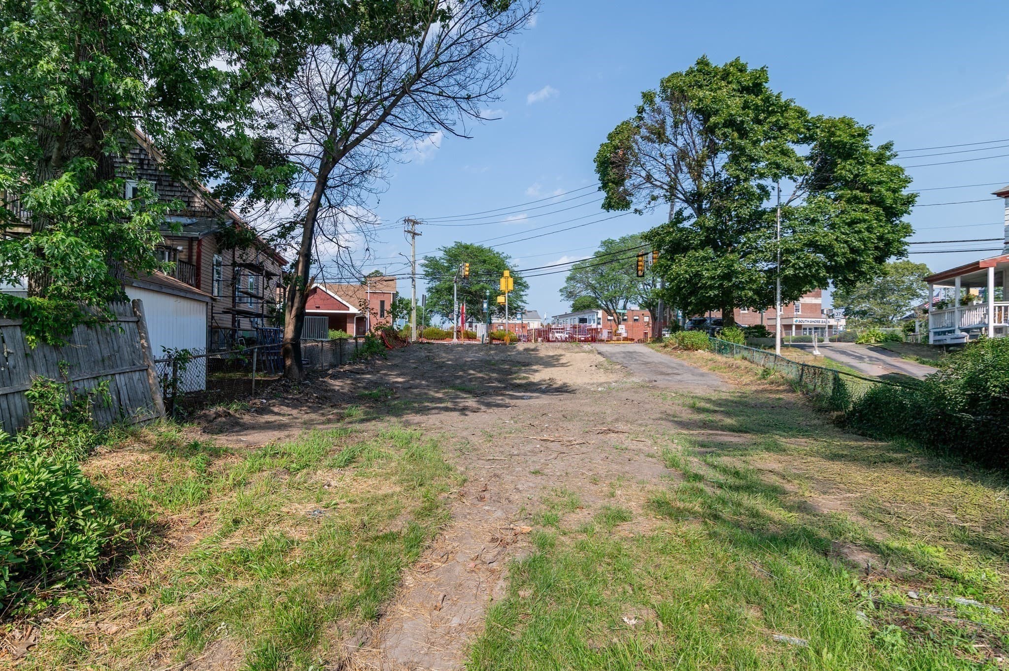 Residential at 6 Franklin St, Braintree MA 02184, photo 10 of 26