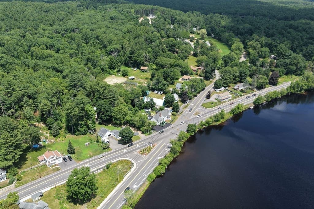 130 High St, Upton MA 01568