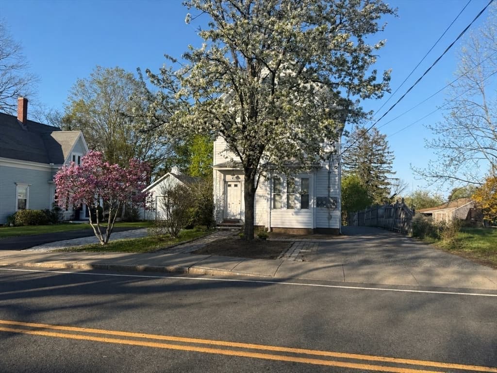 211 Court St, Plymouth MA 02360