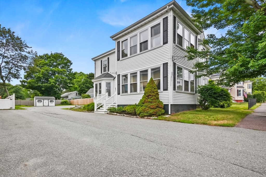 Commercial Sale at 182 State St, Newburyport MA 01950, photo 2 of 34