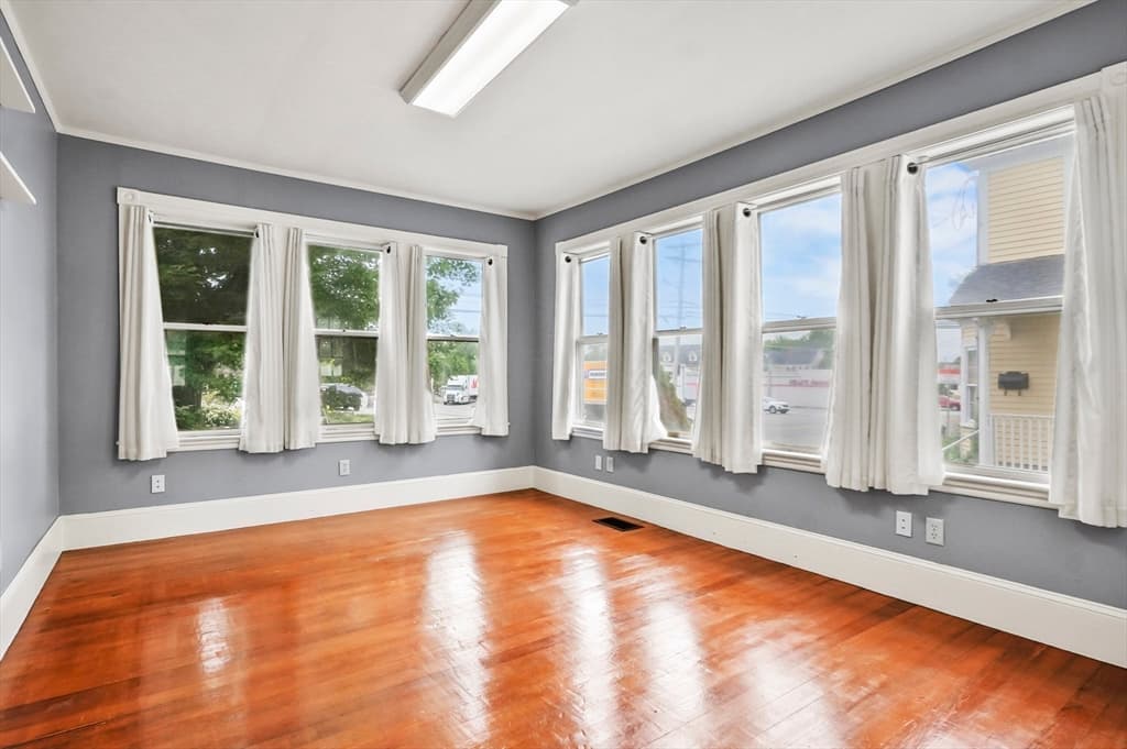 Commercial Sale at 182 State St, Newburyport MA 01950, photo 6 of 34