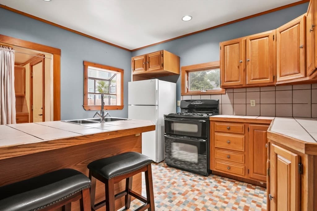 Commercial Sale at 182 State St, Newburyport MA 01950, photo 12 of 34