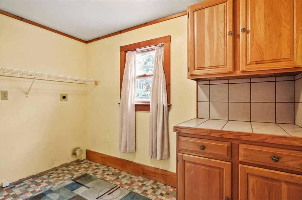 Commercial Sale at 182 State St, Newburyport MA 01950, photo 15 of 34