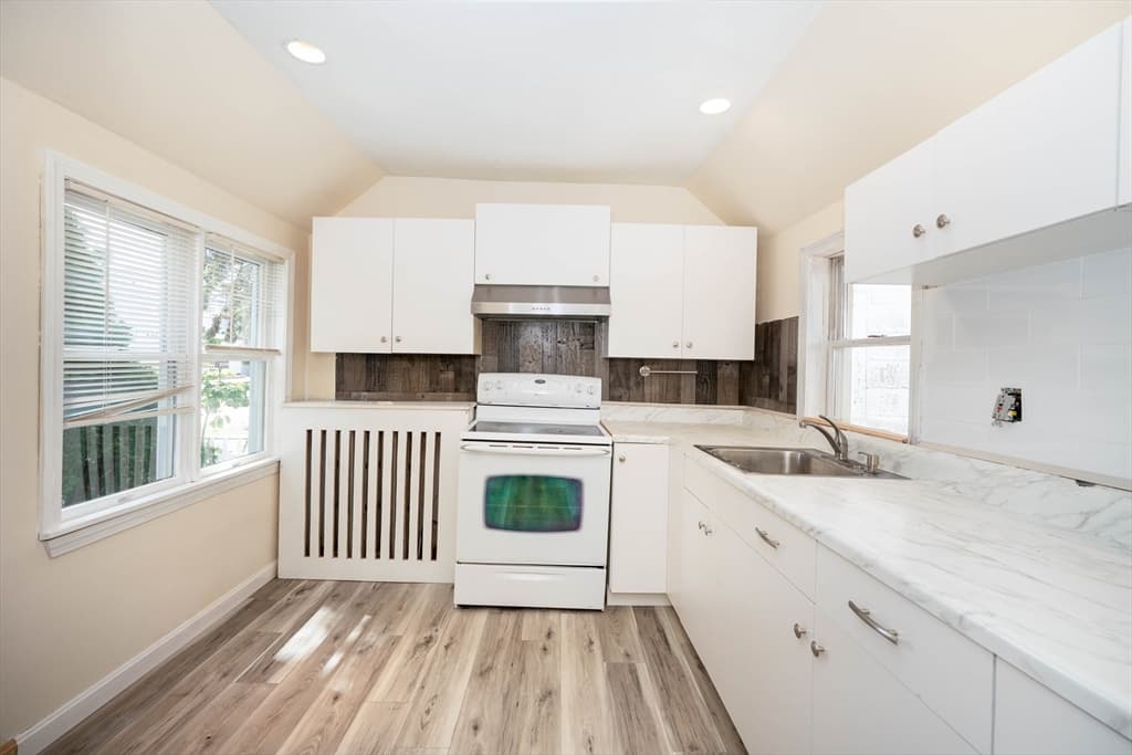 Single Family Residence at 211 Copeland St, Quincy MA 02169, photo 5 of 40