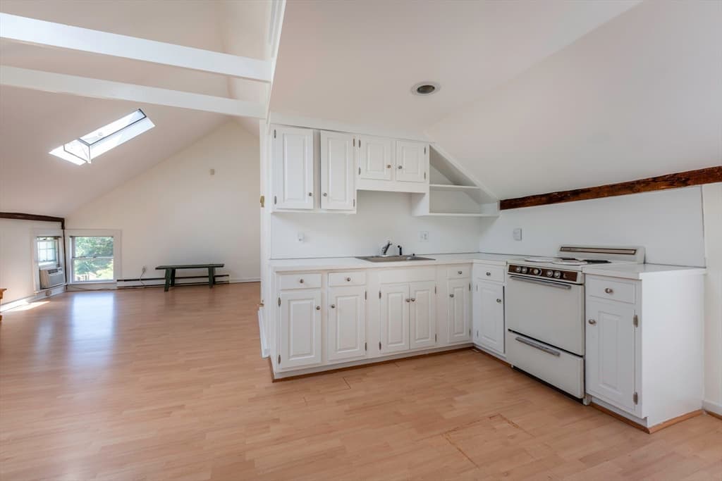 Single Family Residence at 10 Reiling Pond Rd, Lincoln MA 01773, Lincoln, photo 15 of 24