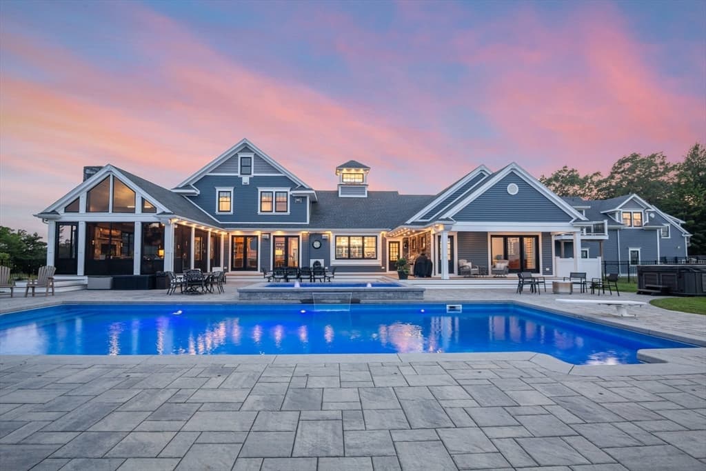 17 Chestnut Lane, Littleton MA 01460