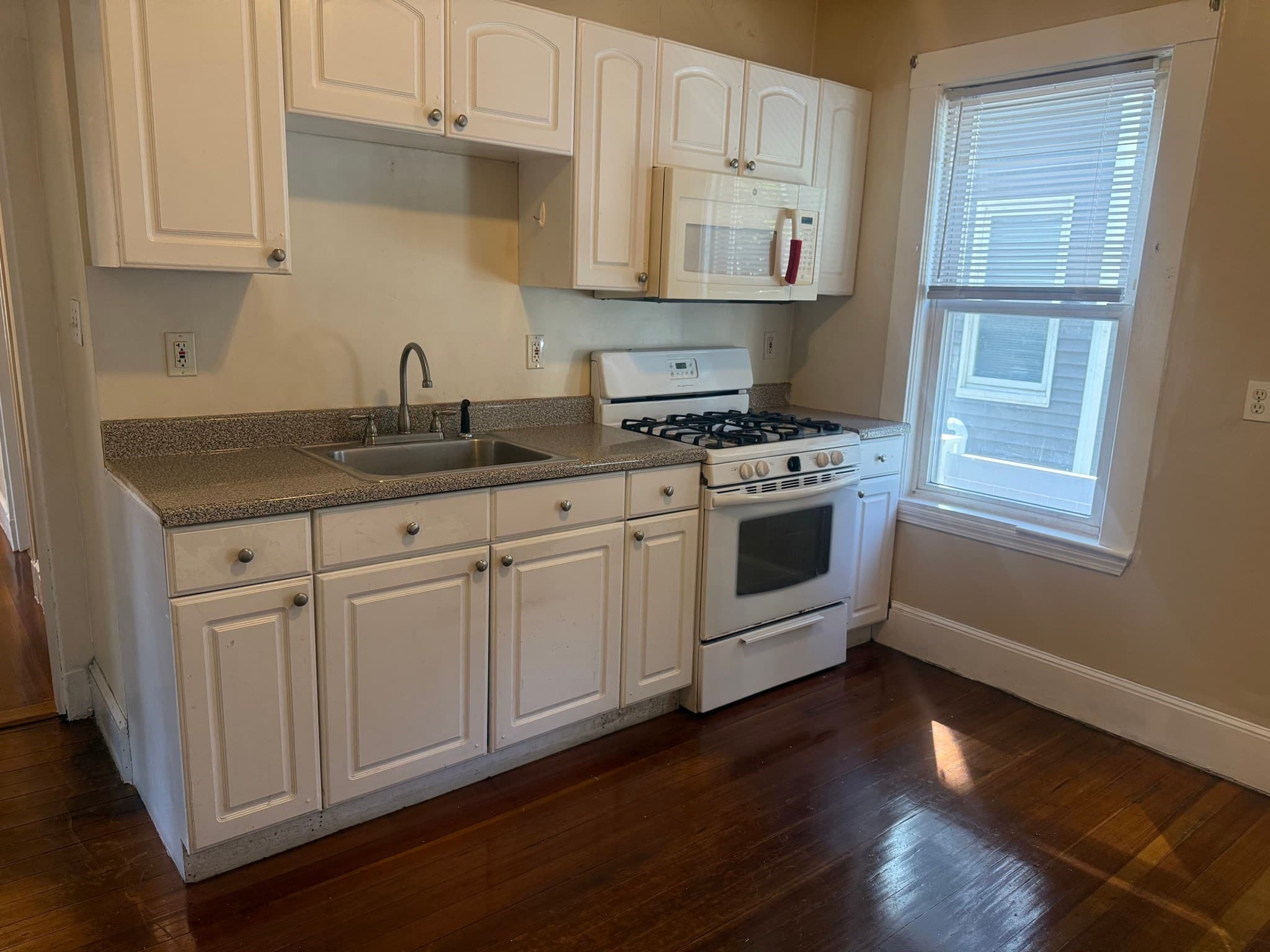 3 Family at 29 Torrey St, Boston MA 02124, Boston, photo 9 of 31