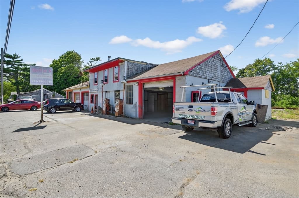 657 Yarmouth Road, Barnstable MA 02601