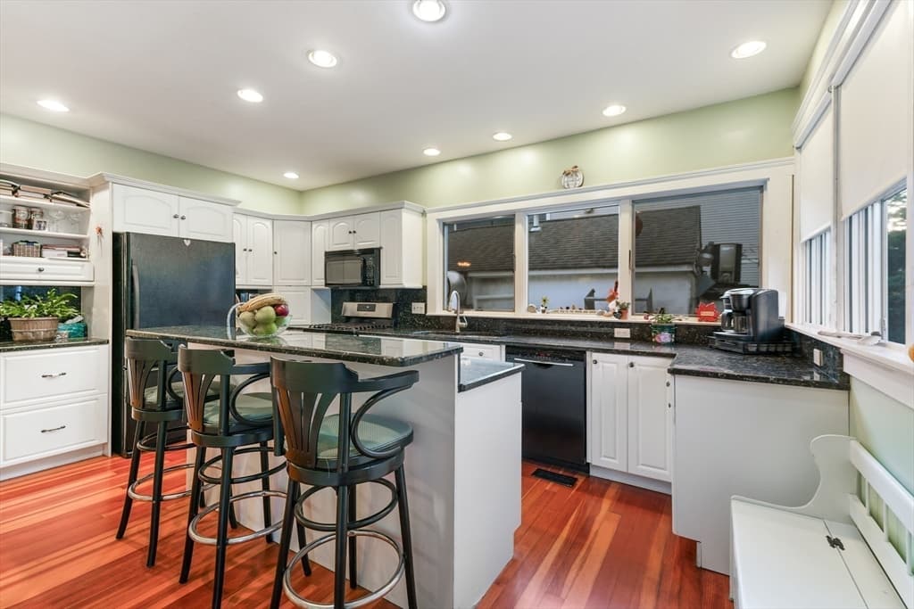 Single Family Residence at 58-60 Washington Street, Fairhaven MA 02719, photo 10 of 25