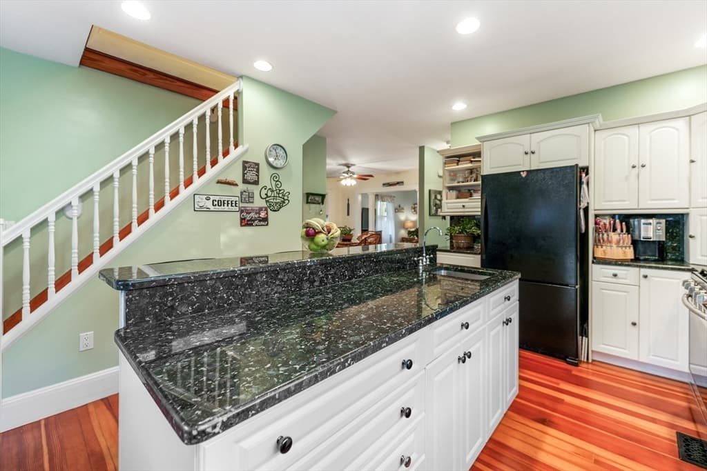 Single Family Residence at 58-60 Washington Street, Fairhaven MA 02719, photo 11 of 25