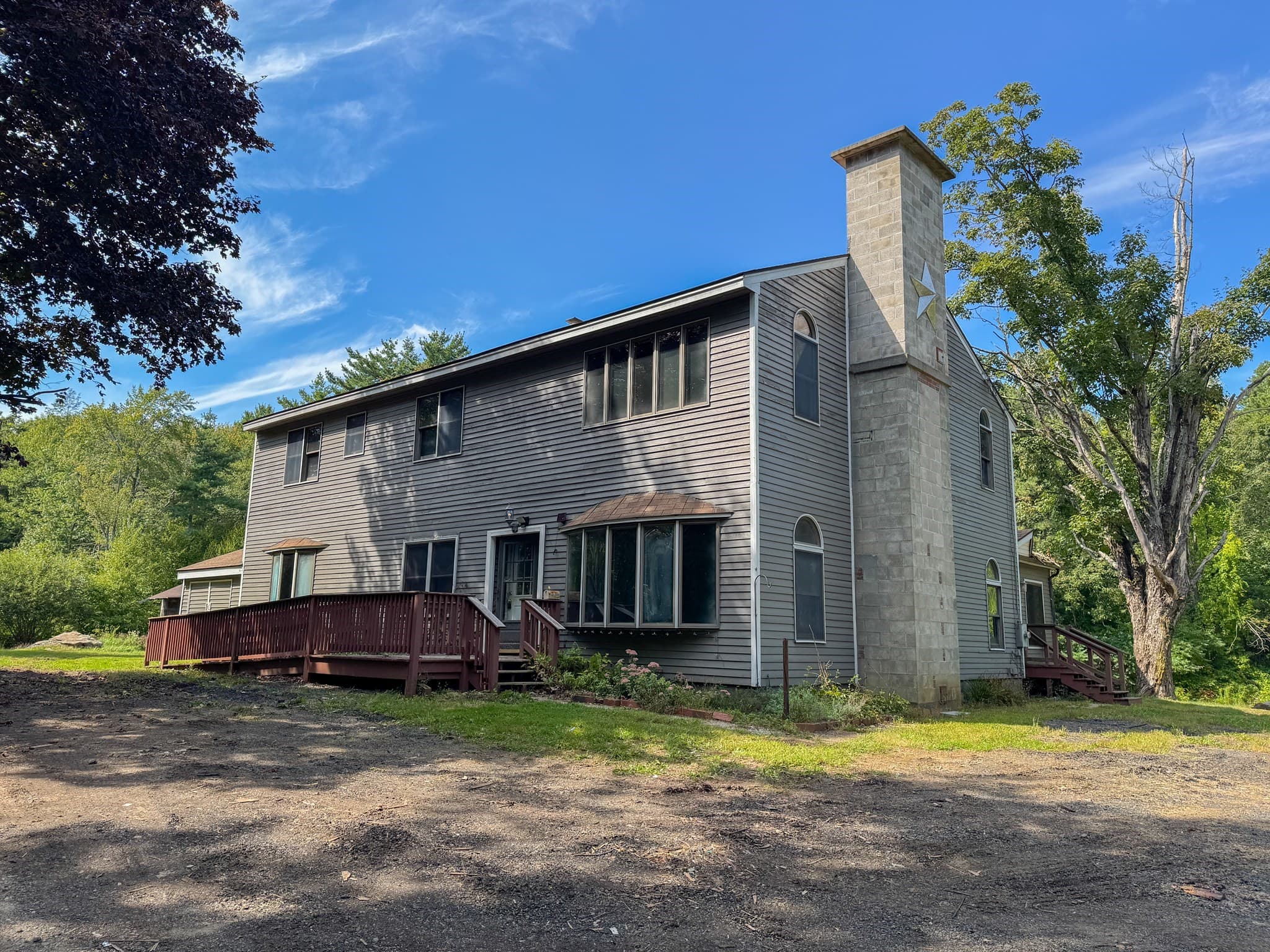 198 Union Rd, Wales MA 01081