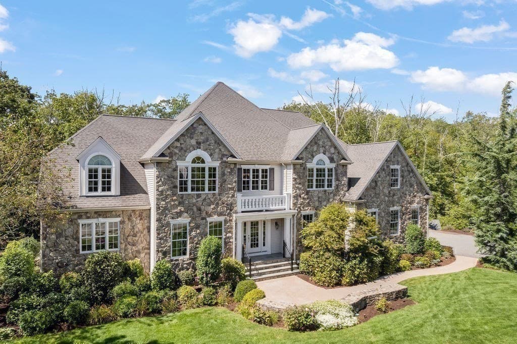 12 Houde Street, North Attleboro MA 02760