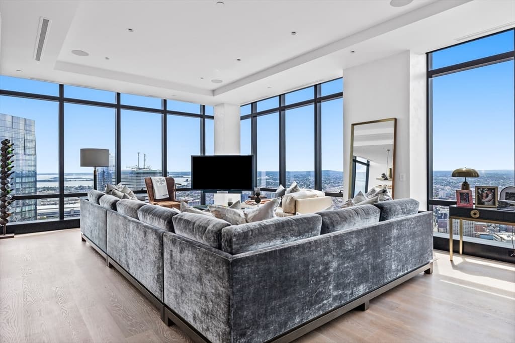 Condominium at 1 Franklin St, Boston MA 02110, photo 17 of 42